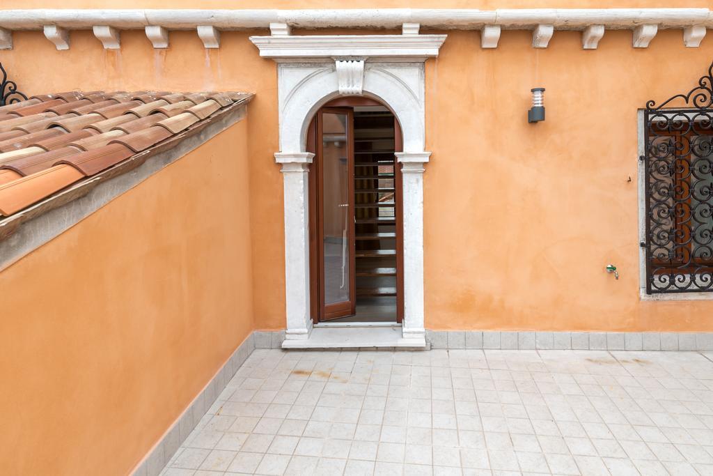 Charming Palace Corte Del Teatro Veneza Exterior foto